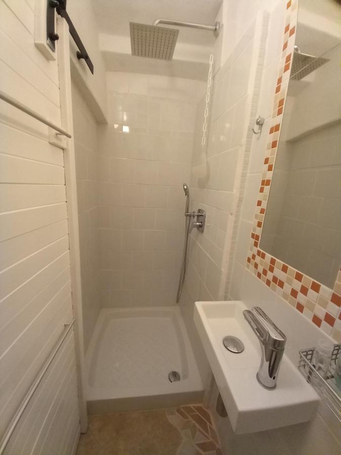 Bunari Studio Apartment Ровин Екстериор снимка